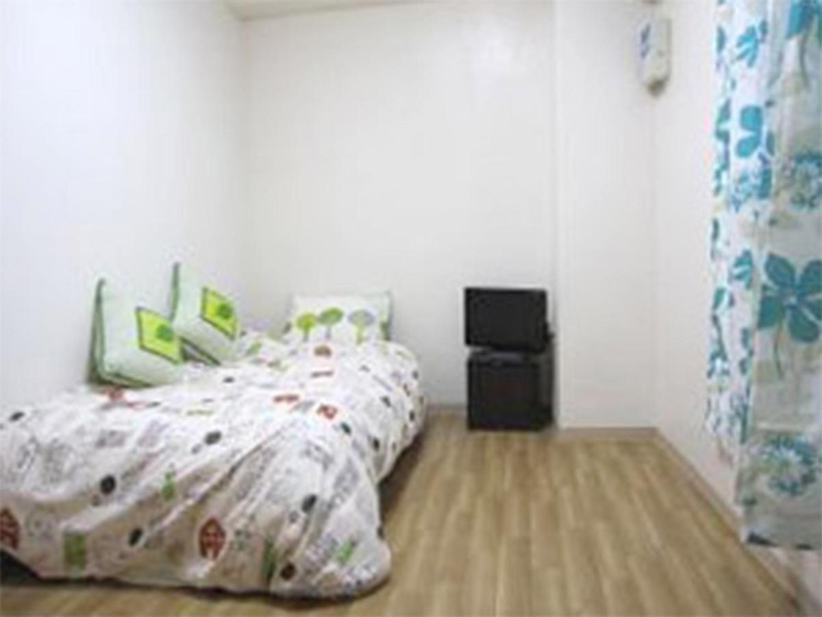 Guest House Fukutomi - Female Only Naha Kültér fotó