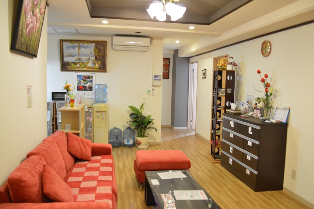 Guest House Fukutomi - Female Only Naha Kültér fotó